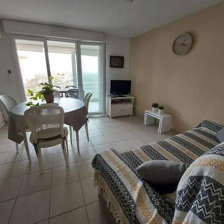 Apartment Climatise 2p Cabine, 50m De La Plage, Parking, Loggia, Equipements Modernes - Fr-1-326-747
