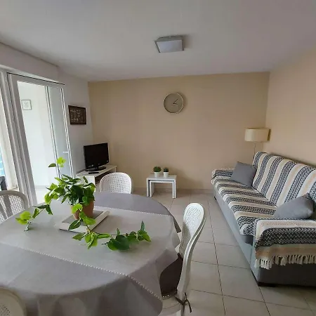 Apartmán Climatise 2p Cabine, 50m De La Plage, Parking, Loggia, Equipements Modernes - Fr-1-326-747 *