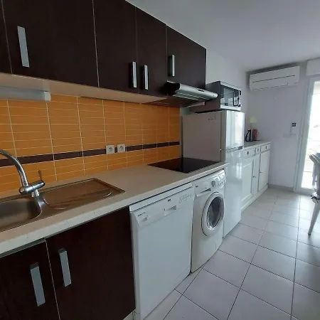 Climatise 2p Cabine, 50m De La Plage, Parking, Loggia, Equipements Modernes - Fr-1-326-747 Apartment *