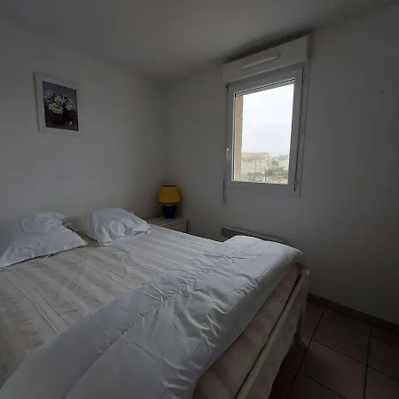 Climatise 2p Cabine, 50m De La Plage, Parking, Loggia, Equipements Modernes - Fr-1-326-747 *